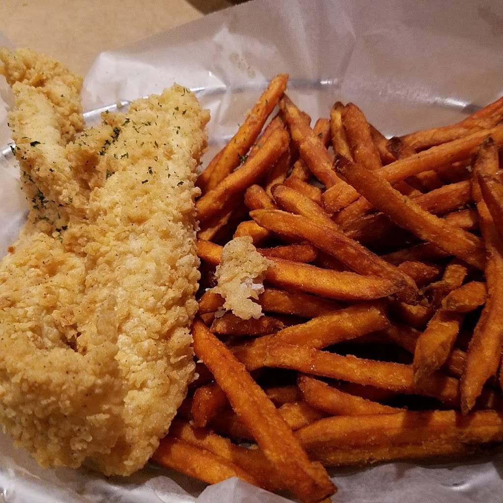 Chasin Tails | restaurant | 5815 Trinity Pkwy, Centreville, VA 20120, USA | 5713511270 OR +1 571-351-1270