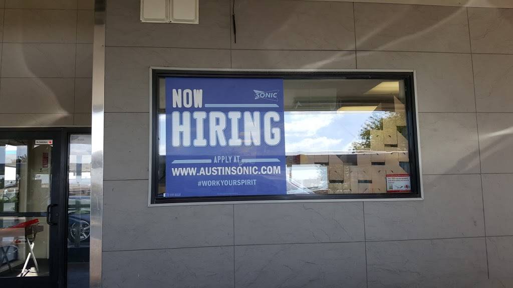Sonic Drive-In | restaurant | 405 Louis Henna Blvd, Round Rock, TX 78664, USA | 5122441754 OR +1 512-244-1754