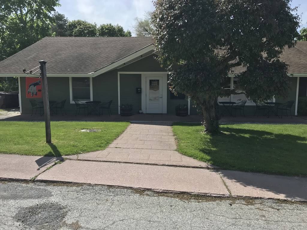 The Loose Cannon Cafe | restaurant | 139 Main St, Bennington, VT 05201, USA | 8024405296 OR +1 802-440-5296