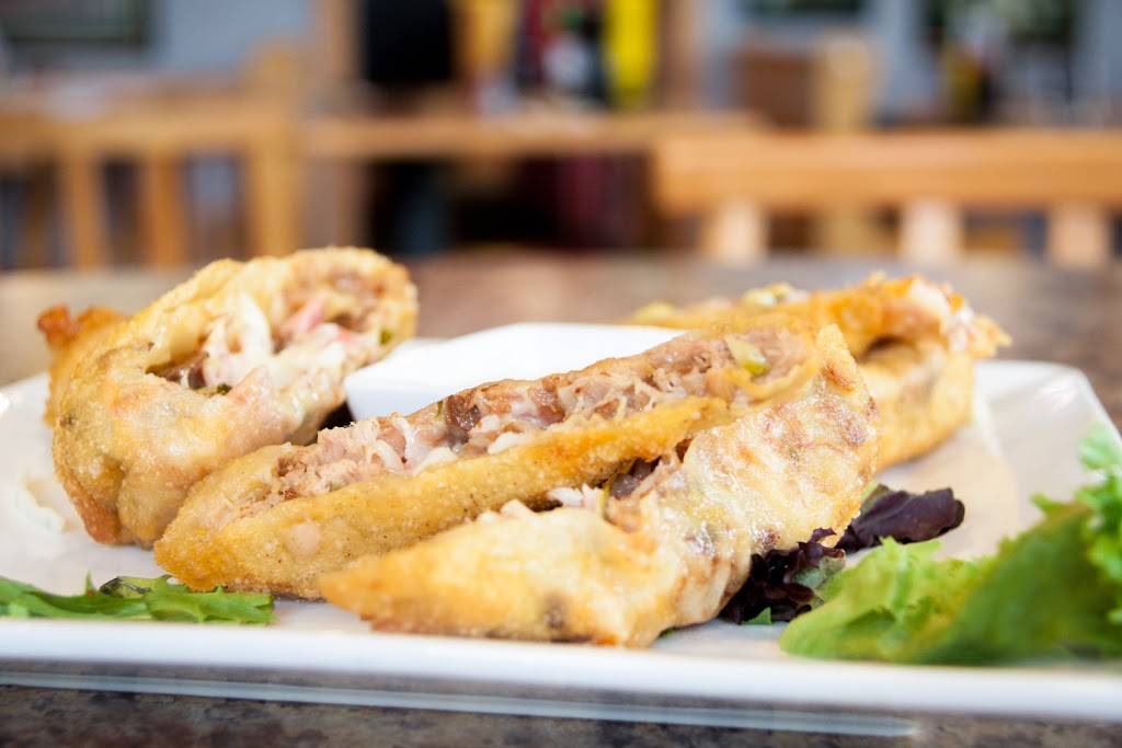 Ion Sports Pub & Grill | restaurant | 1102 E Paradise Dr, West Bend, WI 53095, USA | 2624291395 OR +1 262-429-1395