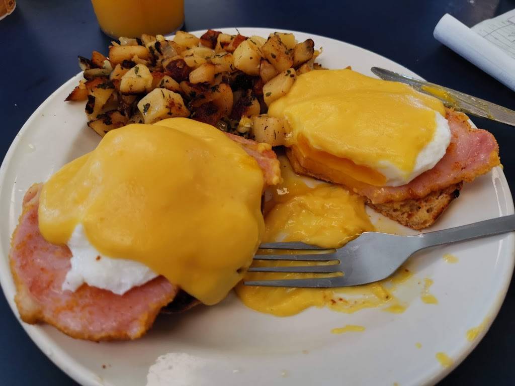 Dover Dairy Bar | restaurant | 210 Main St, Port Dover, ON N0A 1N0, Canada | 5195831312 OR +1 519-583-1312