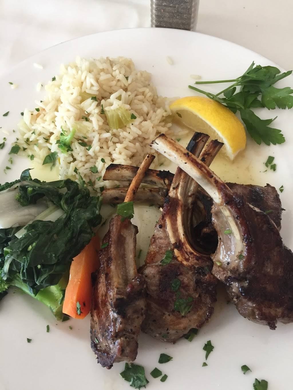 Elounda | restaurant | 1818 Boulevard de la Côte-Vertu, Saint-Laurent, QC H4L 2A6, Canada | 5143314040 OR +1 514-331-4040