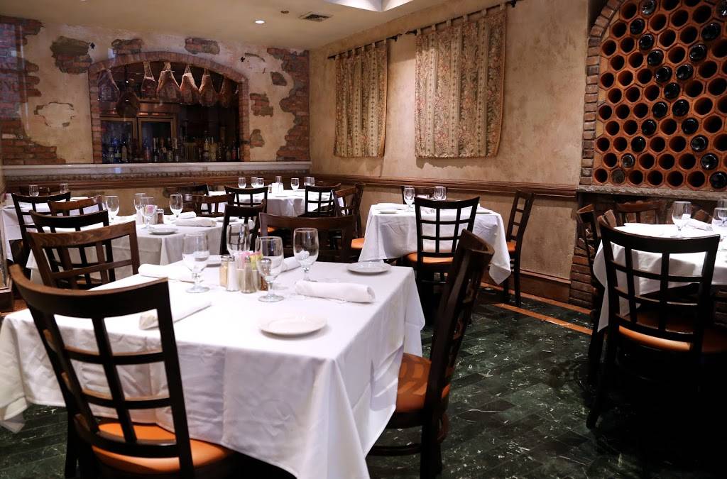 Umbertos | restaurant | 633 Jericho Turnpike, New Hyde Park, NY 11040, USA | 5164377698 OR +1 516-437-7698