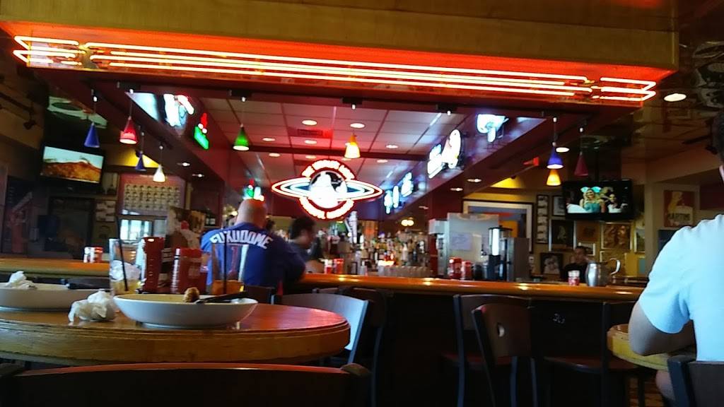 Red Robin Gourmet Burgers and Brews | restaurant | 1375 W Elliot Rd, Tempe, AZ 85284, USA | 4809409900 OR +1 480-940-9900