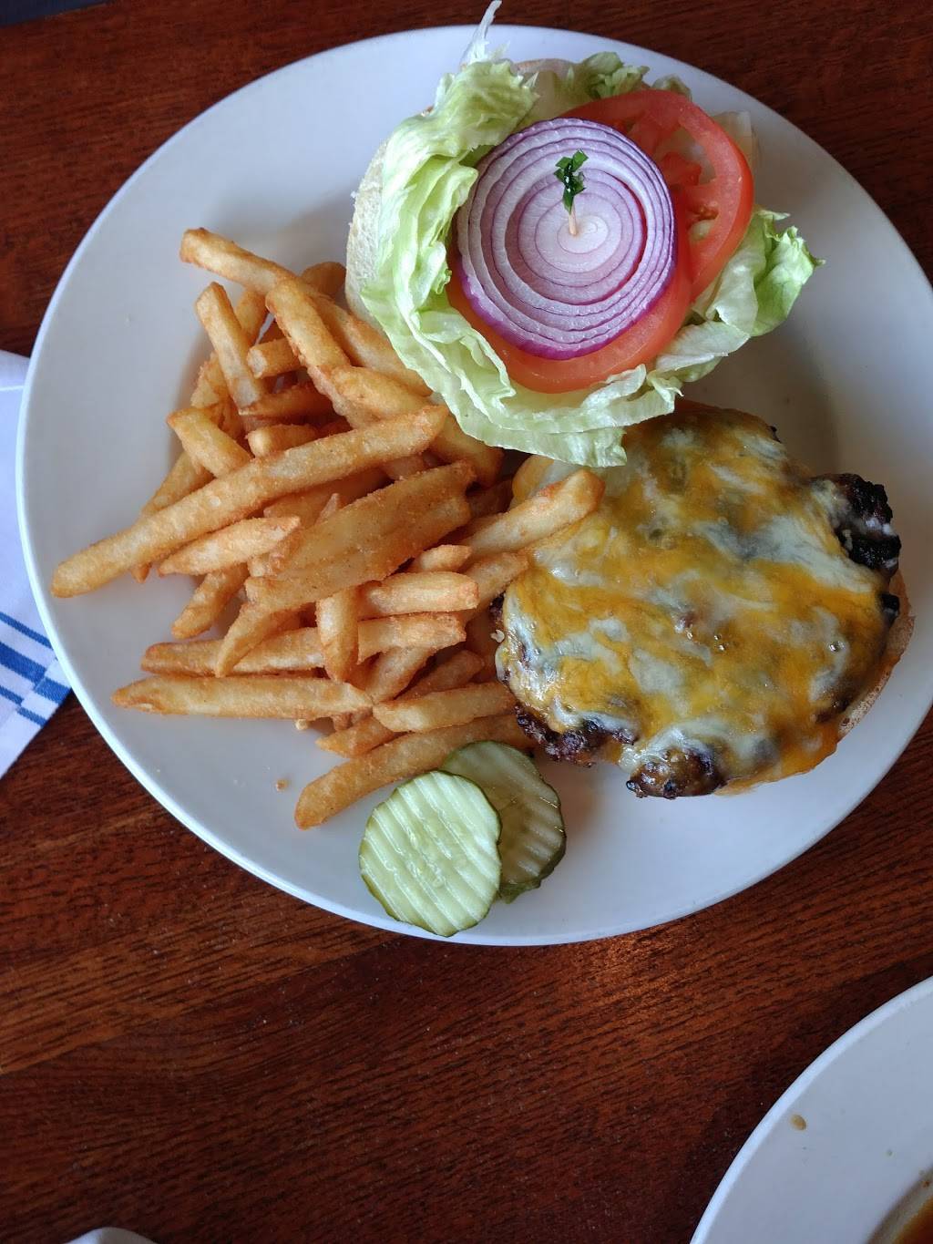 Brass Rail Bar & Grill | restaurant | 89 Freneau Ave, Matawan, NJ 07747, USA | 7322908400 OR +1 732-290-8400