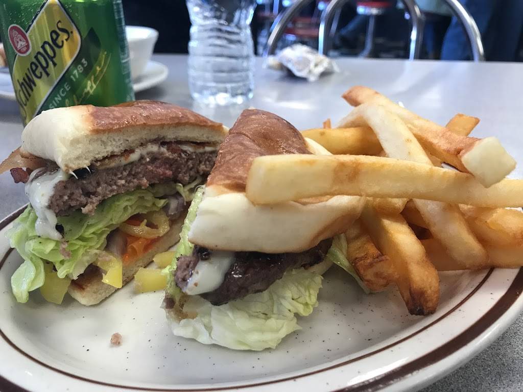 Rods Grill | restaurant | 6 Washington St, Warren, RI 02885, USA | 4012459405 OR +1 401-245-9405