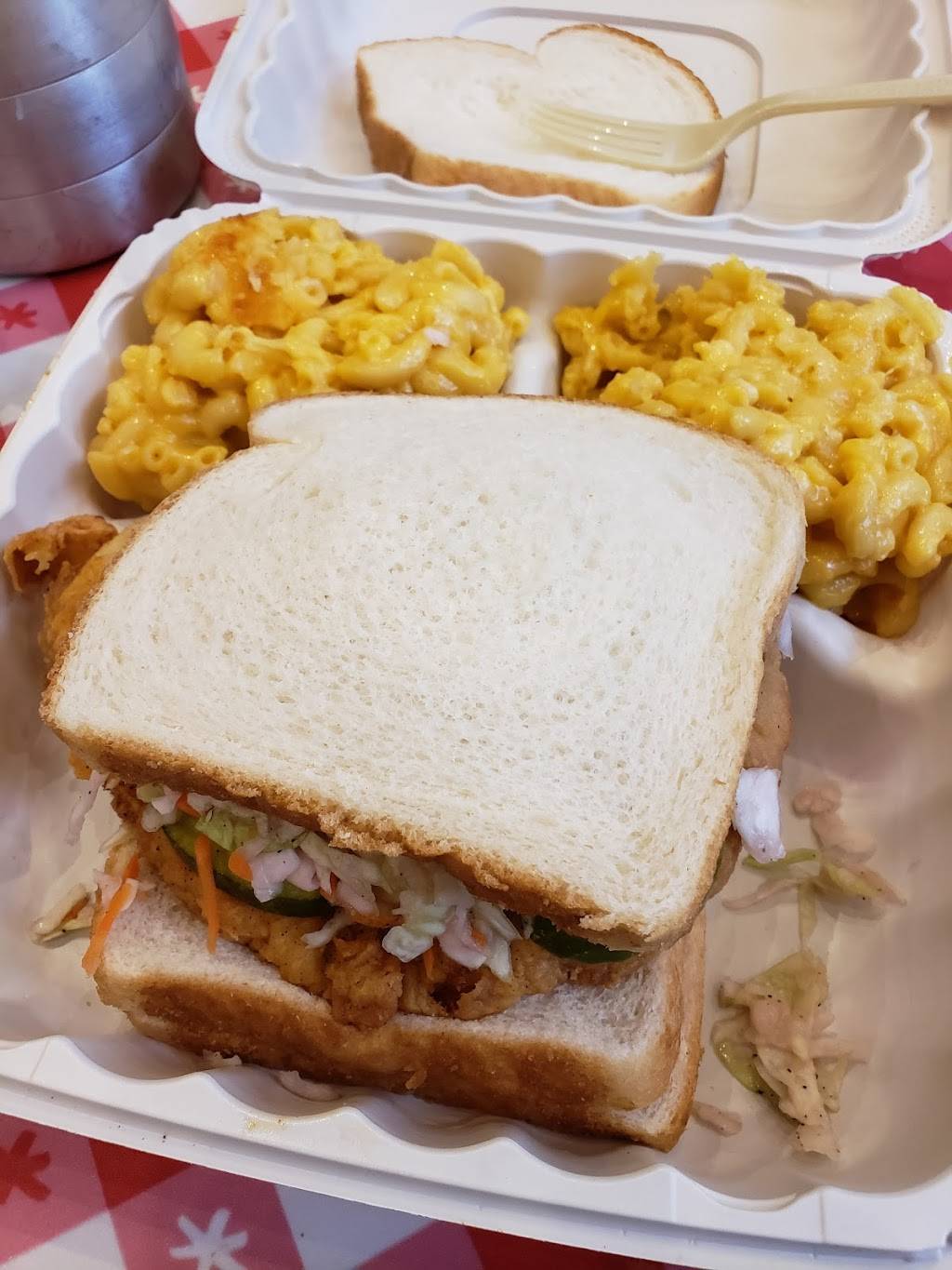 Hot Chicken Takeover | restaurant | 4198 Worth Ave, Columbus, OH 43219, USA | 6145327435 OR +1 614-532-7435