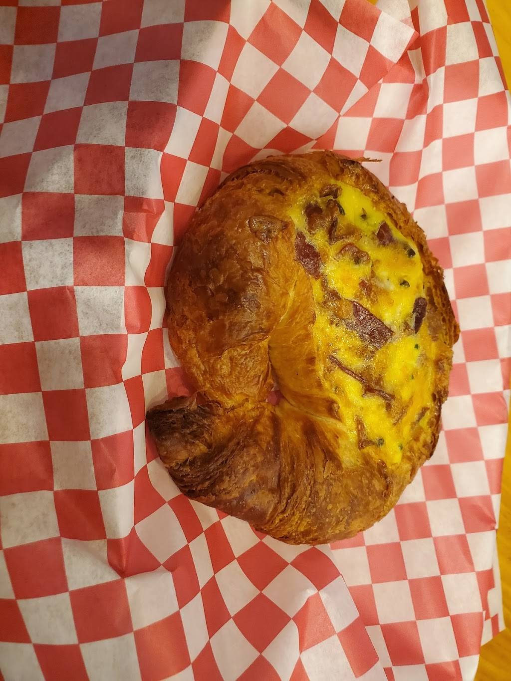 6 AM | restaurant | 800 N Green River Rd Ste 122, Evansville, IN 47715, USA | 8126796710 OR +1 812-679-6710