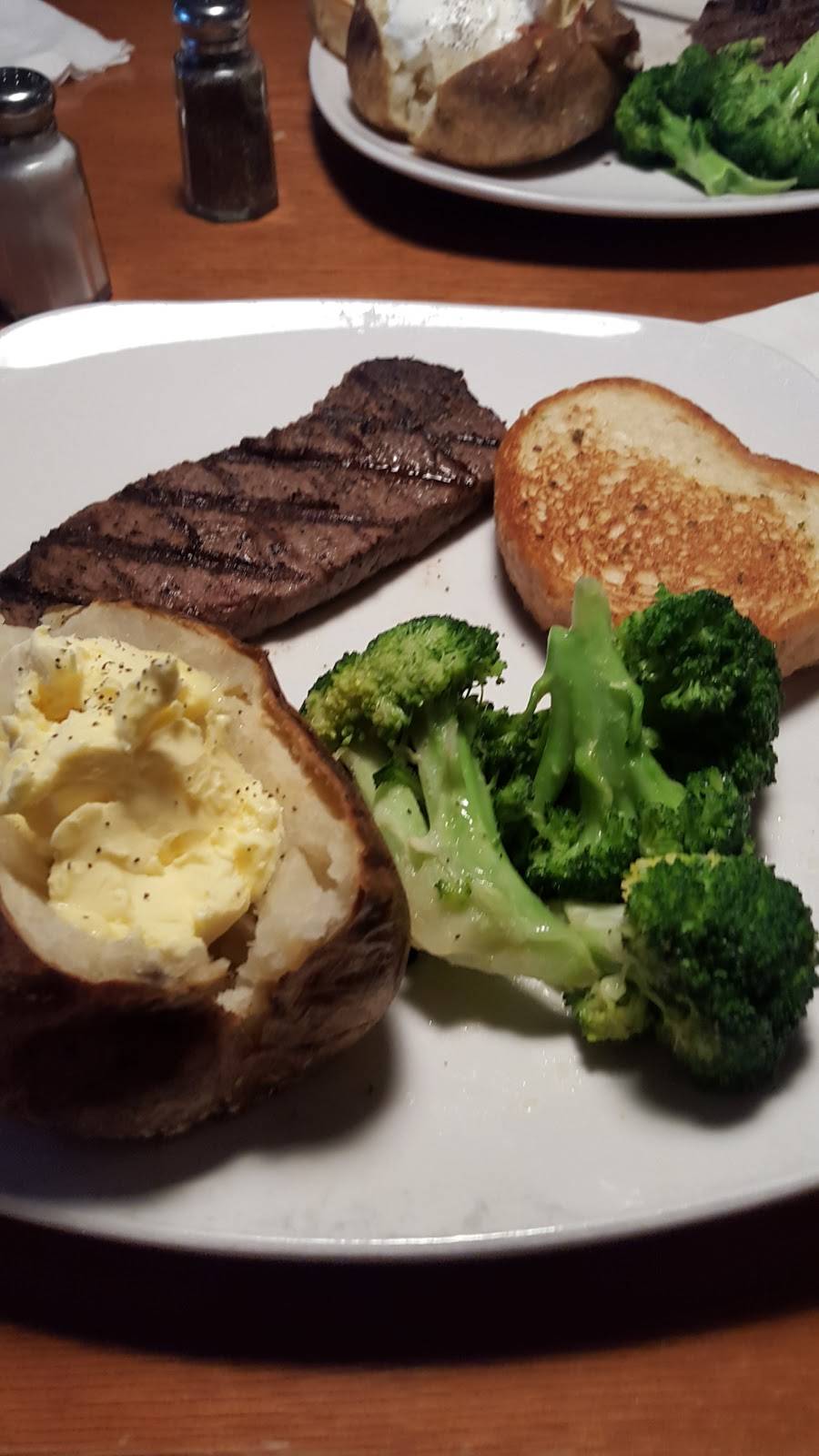 Garfields | restaurant | 67800 Mall Ring Rd # 695, St Clairsville, OH 43950, USA | 7406994778 OR +1 740-699-4778