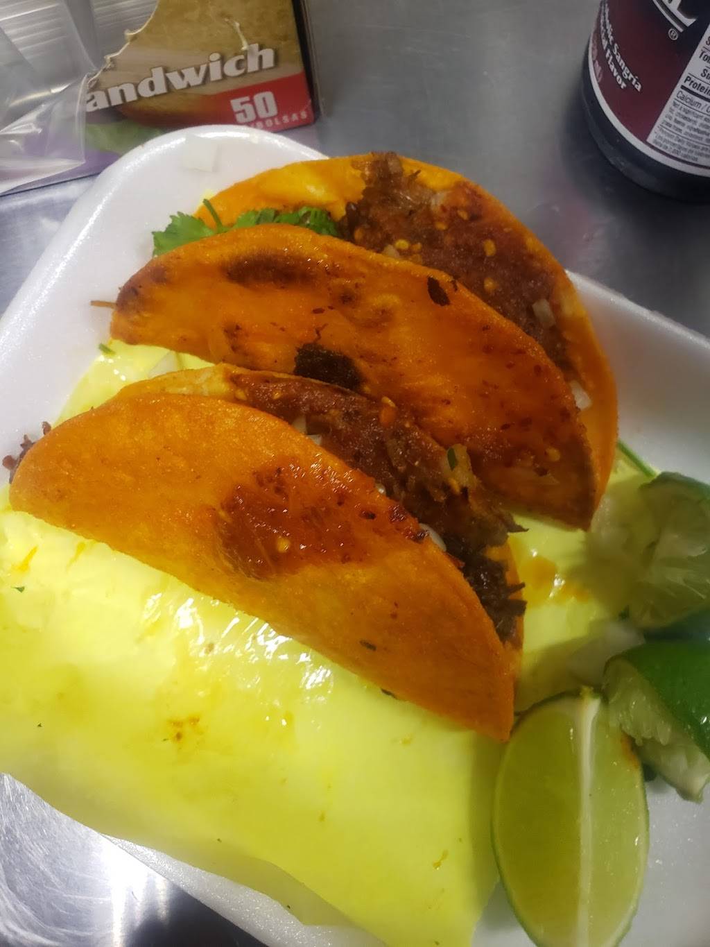 Birrieria Gomez | restaurant | 10670 S La Cienega Blvd, Lennox, CA 90304, USA | 4242196292 OR +1 424-219-6292