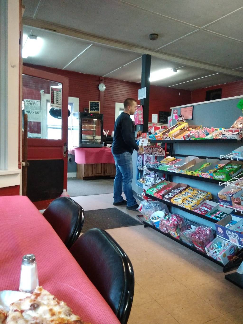 Mom & Pops Pizza | restaurant | 361 Porter Corners Rd, Porter Corners, NY 12859, USA | 5188937352 OR +1 518-893-7352