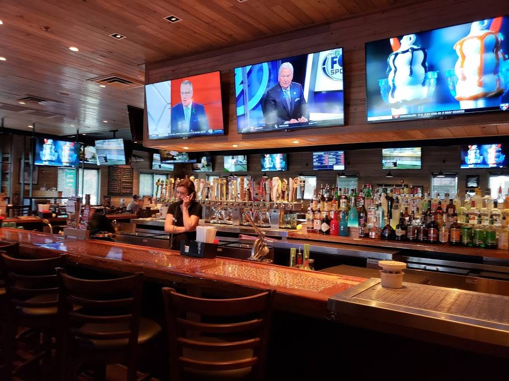 Millers Ale House - Tampa Airport | restaurant | 3860 W Columbus Dr, Tampa, FL 33607, USA | 8133302175 OR +1 813-330-2175