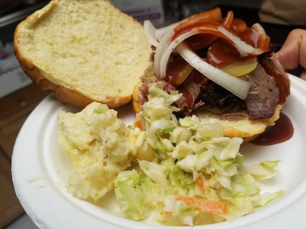 Johnnys Pit Barbecue | restaurant | 4768 Doniphan Dr, El Paso, TX 79922, USA | 9158332828 OR +1 915-833-2828