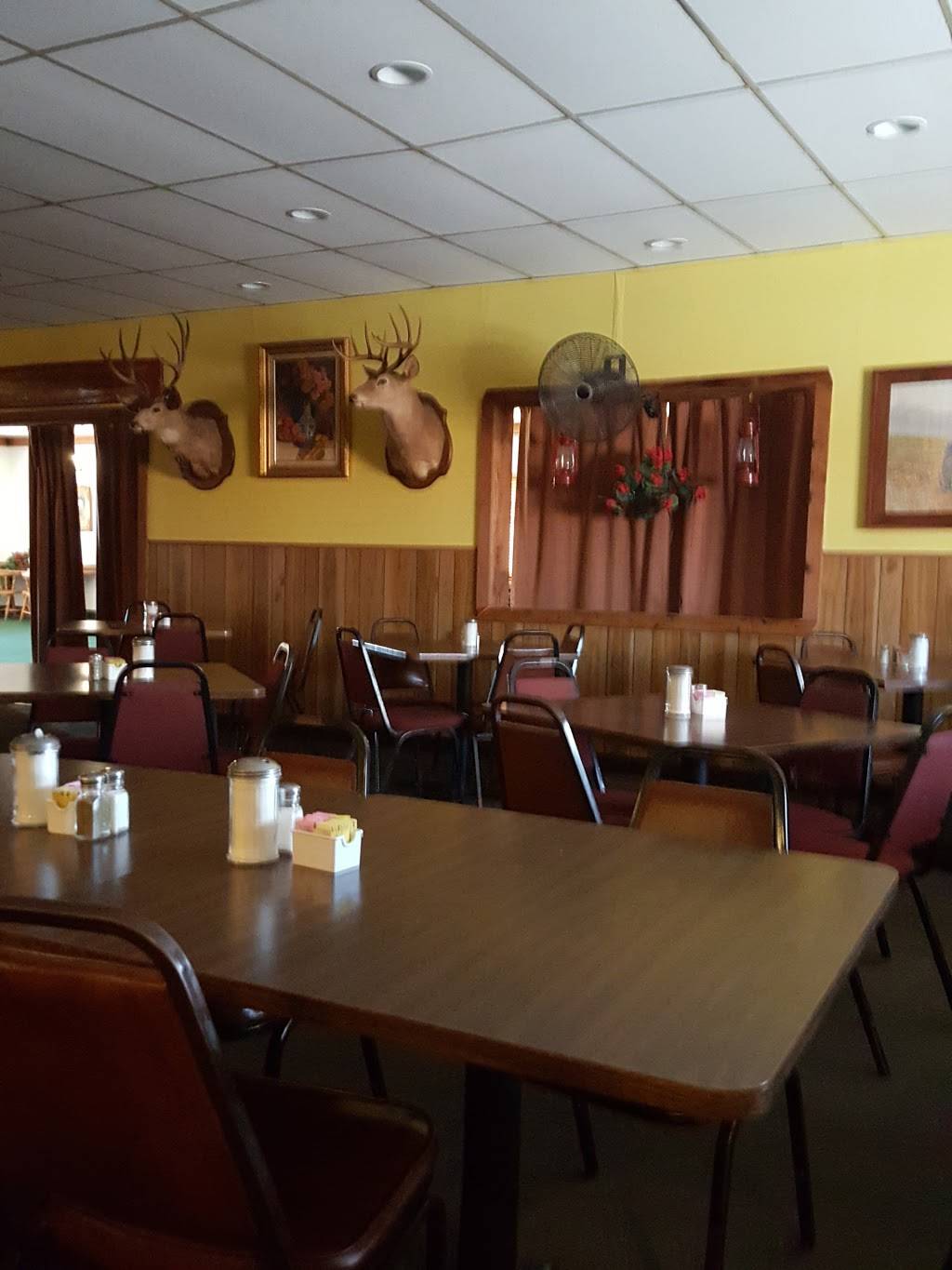 Pacho Garcia Cafe | restaurant | 1062 W FM 117, Dilley, TX 78017, USA | 8309651493 OR +1 830-965-1493