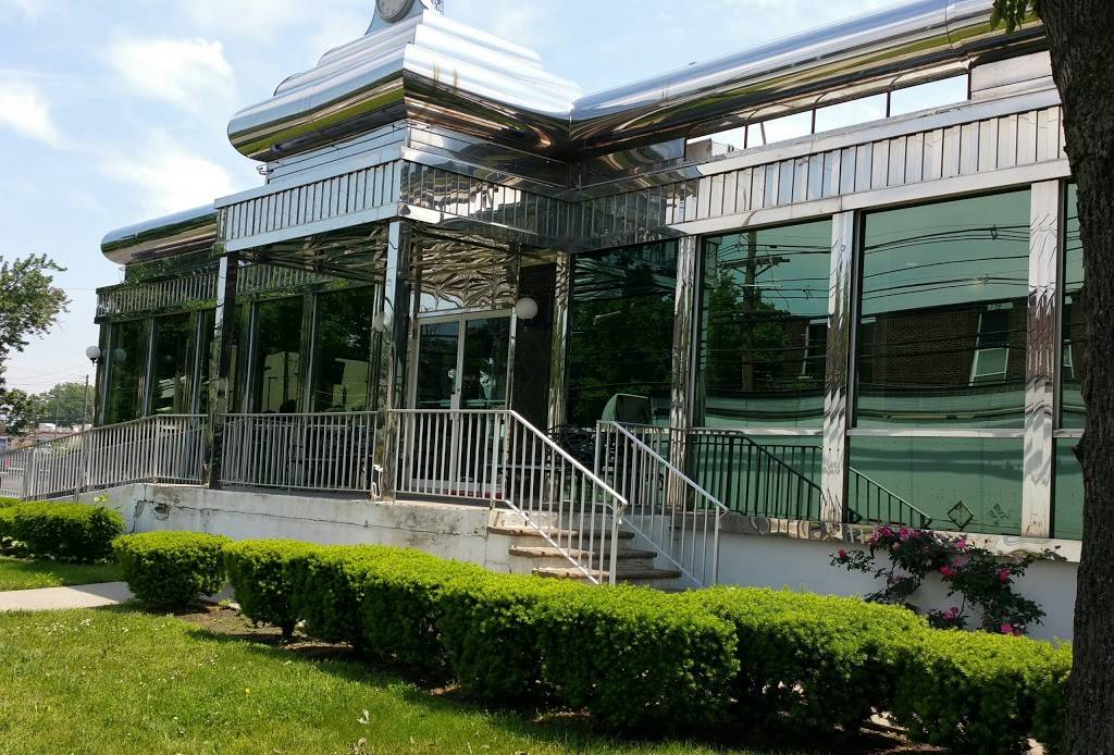 Legends Diner | restaurant | 130 County Ave, Secaucus, NJ 07094, USA | 2019741551 OR +1 201-974-1551