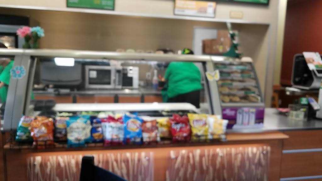 Subway | restaurant | 12331 Towne Lake Dr, Fort Myers, FL 33913, USA | 2392196799 OR +1 239-219-6799