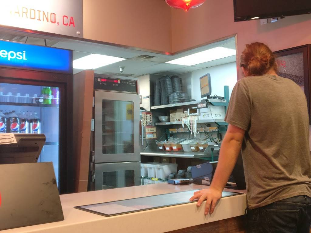 Pizza Hut | restaurant | 1050 Kendall Dr Suite D, San Bernardino, CA 92407, USA | 9098815444 OR +1 909-881-5444