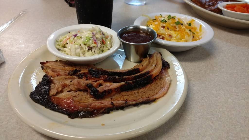 Red Dome Smokehouse | restaurant | 619 S Main St, Quitman, TX 75783, USA | 9037638204 OR +1 903-763-8204