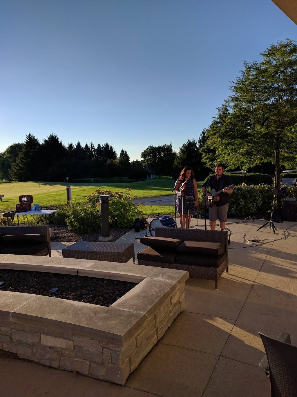 Graystone Grill | restaurant | 1902 Reid Farm Rd, Rockford, IL 61107, USA | 8159871662 OR +1 815-987-1662