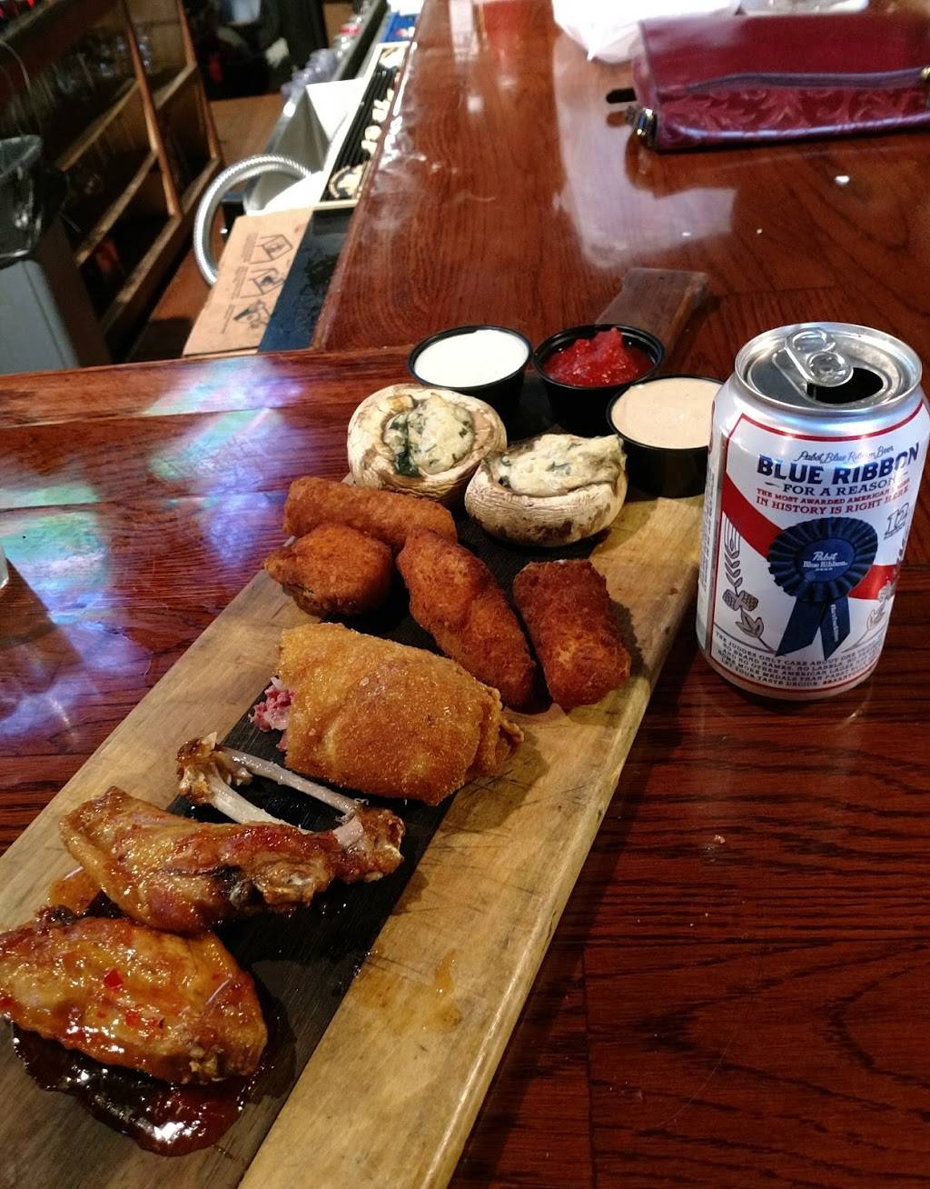 Stubbys Pub & Grub | restaurant | 114 Antioch Dr, Elyria, OH 44035, USA | 4403657882 OR +1 440-365-7882