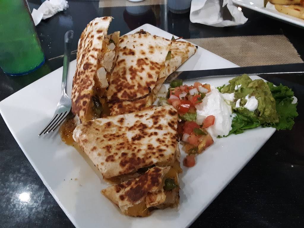 Lolas on the River | restaurant | 1504 Rainbow Dr B, Gadsden, AL 35901, USA | 2564674109 OR +1 256-467-4109