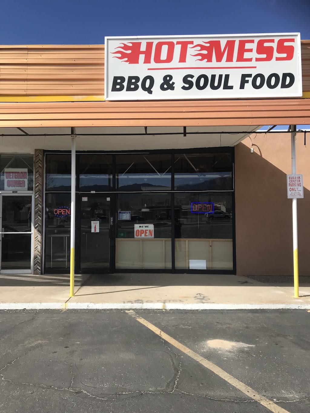 Hot Mess BBQ & Soul Food | restaurant | 1301 Eubank Blvd NE, Albuquerque, NM 87112, USA | 5052984012 OR +1 505-298-4012