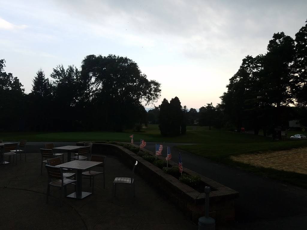 Shepherd Hills Golf Club | restaurant | 1160 Krocks Rd, Wescosville, PA 18106, USA | 6103910644 OR +1 610-391-0644