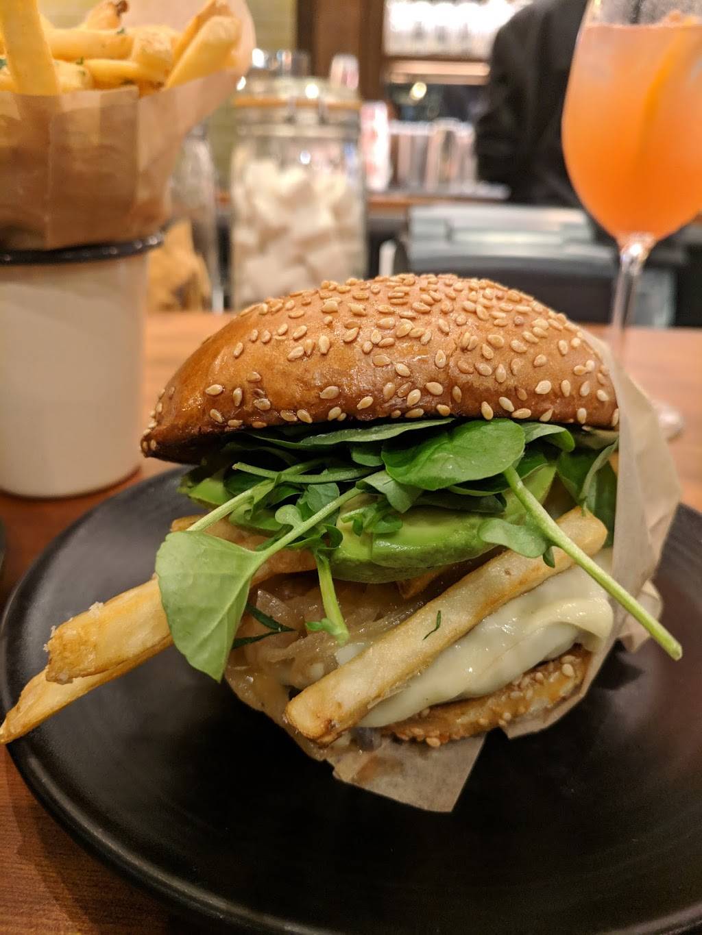 Roam Artisan Burgers | restaurant | 6000 Bollinger Canyon Rd Suite 1101, San Ramon, CA 94583, USA | 9253651427 OR +1 925-365-1427