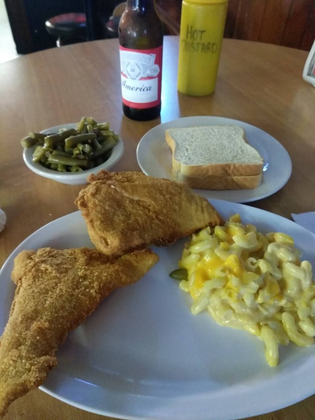 Vics Cafe | restaurant | 1839 E Market St, New Albany, IN 47150, USA | 8129444338 OR +1 812-944-4338