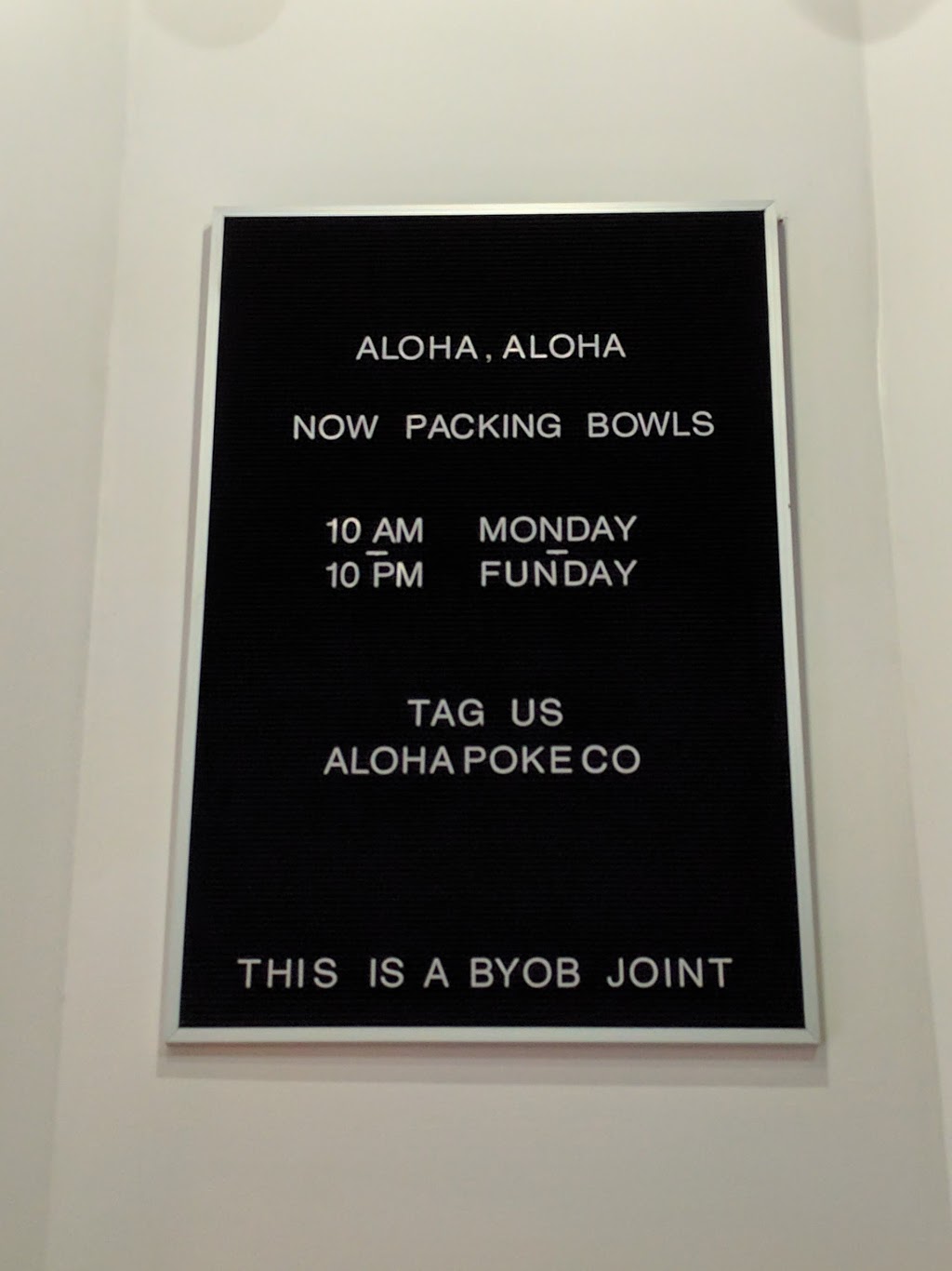 Aloha Poke Co | restaurant | 843 W Belmont Ave, Chicago, IL 60657, USA | 8728177300 OR +1 872-817-7300