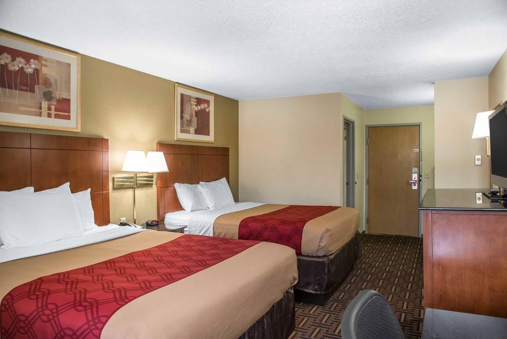 Econo Lodge | restaurant | 1207 St Croix St, River Falls, WI 54022, USA | 7154258388 OR +1 715-425-8388