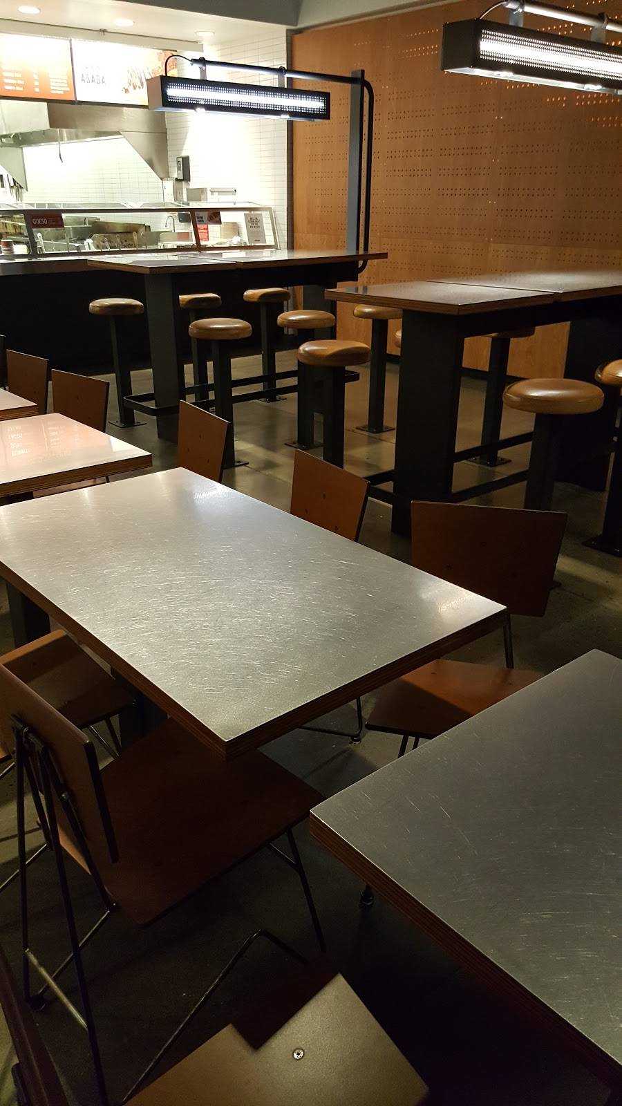 Chipotle Mexican Grill | restaurant | 366 N 12th Ave Ste 113, Hanford, CA 93230, USA | 5595822021 OR +1 559-582-2021