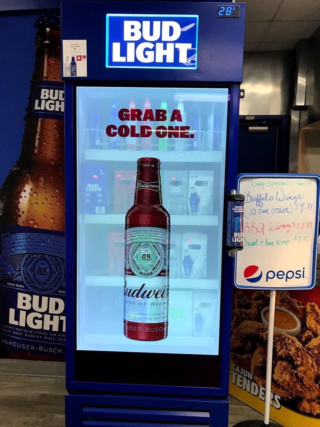 Patriot Mart | restaurant | 1330 E Wood St, Paris, TN 38242, USA | 7314079395 OR +1 731-407-9395