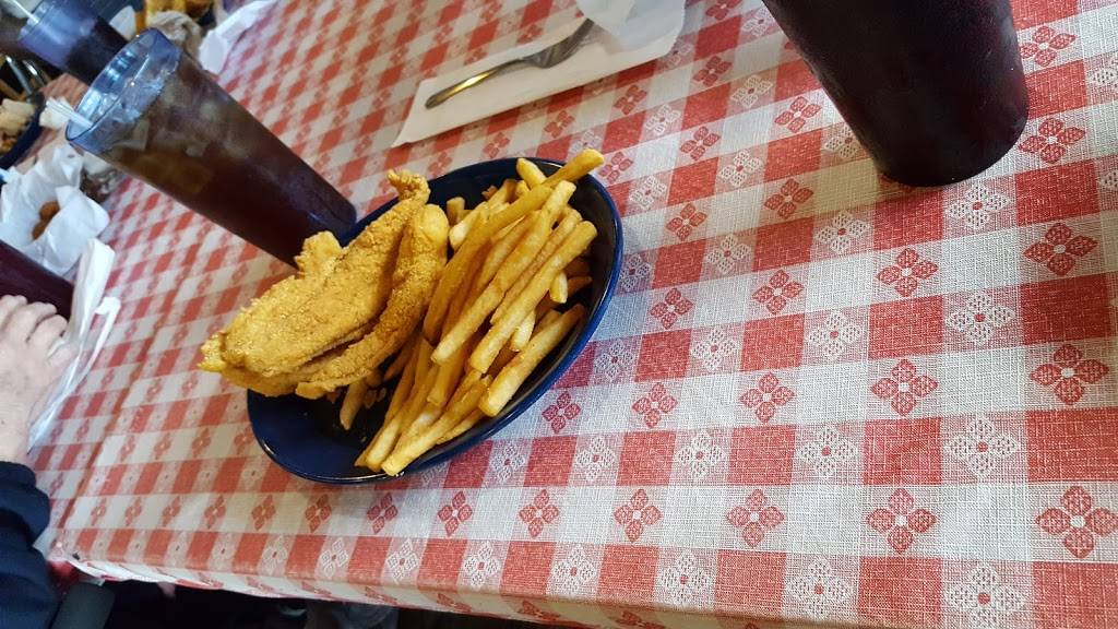 David Beards Catfish Village | restaurant | 1950 W Texas Ave, Waskom, TX 75692, USA | 9036874800 OR +1 903-687-4800