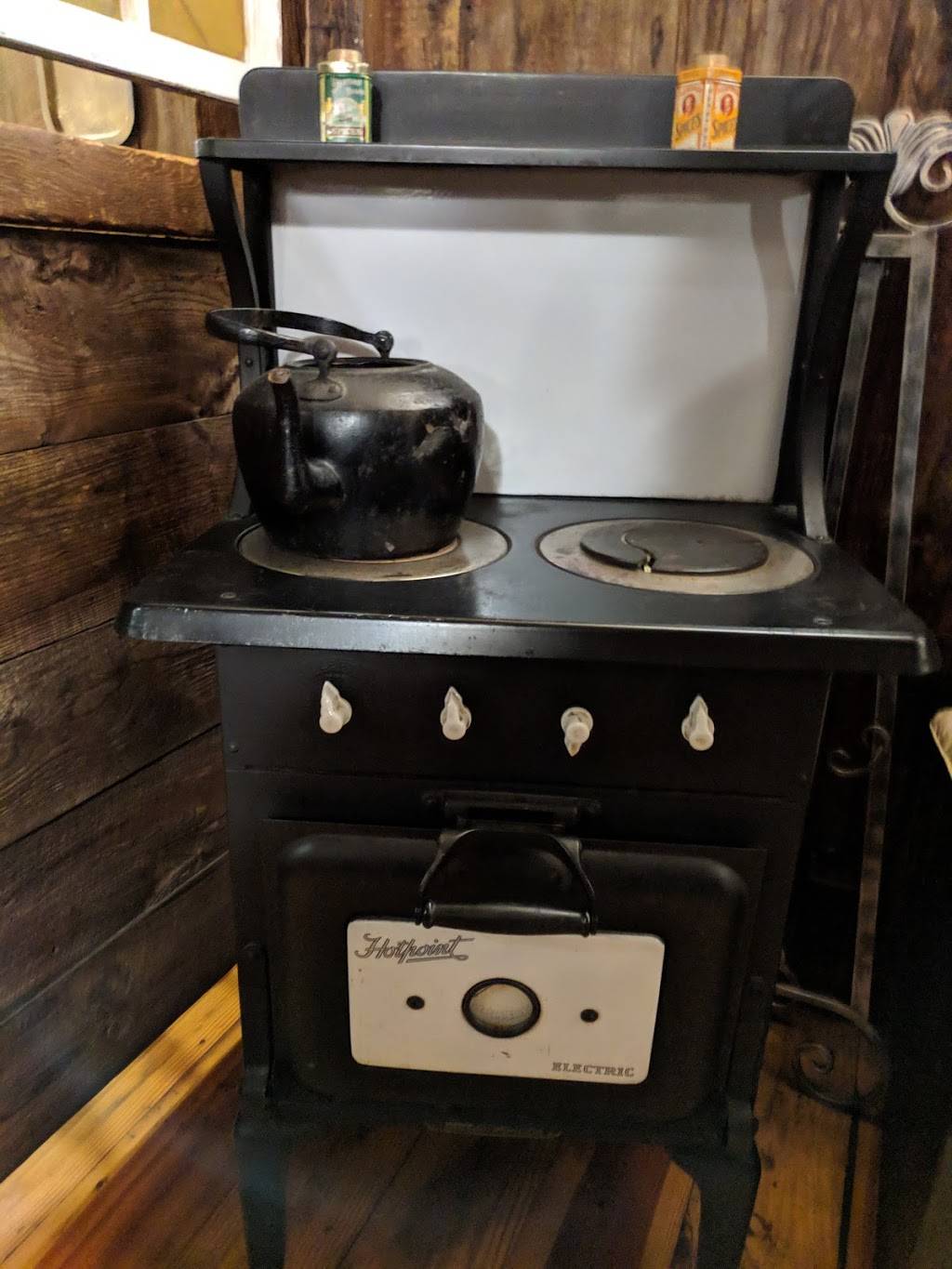 Cork N Hearth | restaurant | 635 Laurel St, Lee, MA 01238, USA | 4132430535 OR +1 413-243-0535