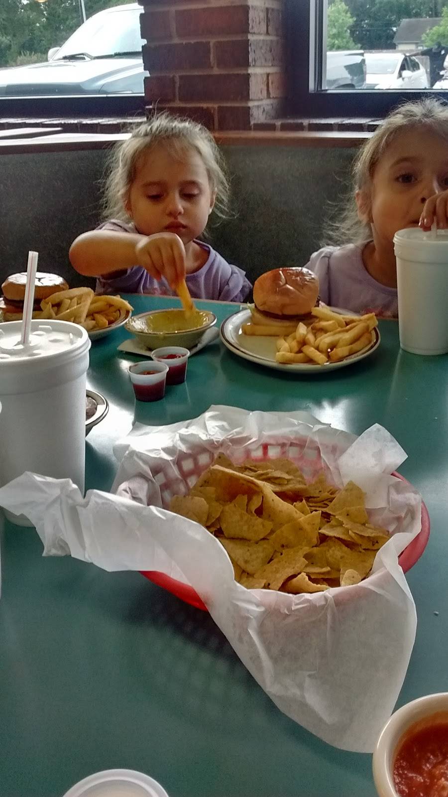 Diamond S Restaurant | restaurant | 7604 3606, Avenue F, Bay City, TX 77414, USA | 9792454846 OR +1 979-245-4846