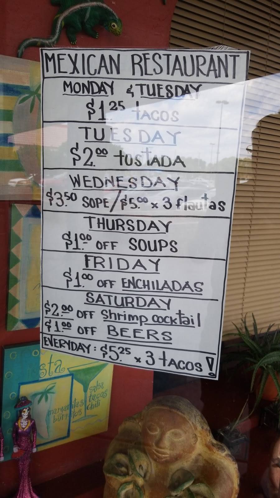 El Korita | restaurant | 256 W Ardice Ave, Eustis, FL 32726, USA | 3524830355 OR +1 352-483-0355