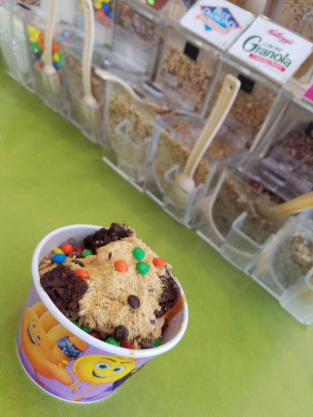 Menchies Frozen Yogurt | bakery | 2515 Artesia Blvd Ste E, Redondo Beach, CA 90278, USA | 3103704888 OR +1 310-370-4888