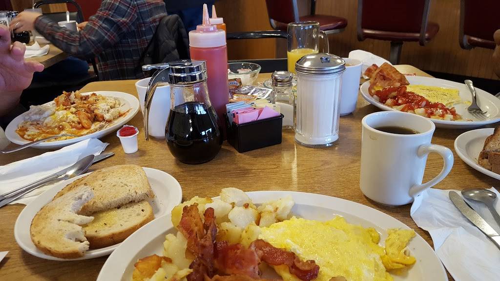 The Virginian Restaurant | restaurant | 169 Glyndon St SE, Vienna, VA 22180, USA | 7039382333 OR +1 703-938-2333