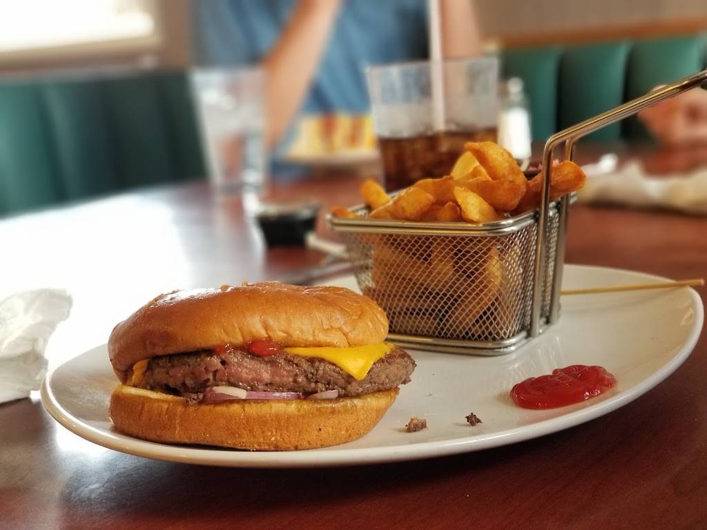 Silver Grill Family Restaurant | restaurant | 535 N Cedar St, Imlay City, MI 48444, USA | 8107242300 OR +1 810-724-2300