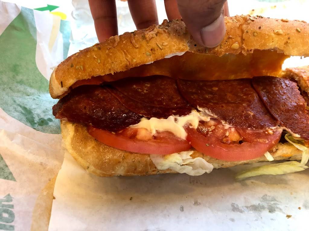 Subway | restaurant | Dongate Plaza, 751 Don Mills Rd Unit 1, North York, ON M3C 1S3, Canada | 4164225333 OR +1 416-422-5333