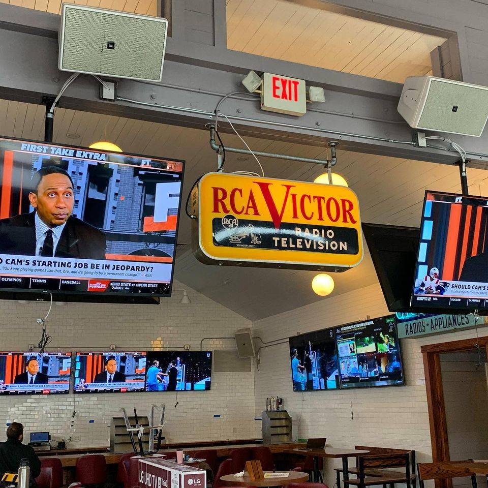 Bottle Cap | restaurant | 2403 12th Ave S, Nashville, TN 37204, USA | 6159150732 OR +1 615-915-0732