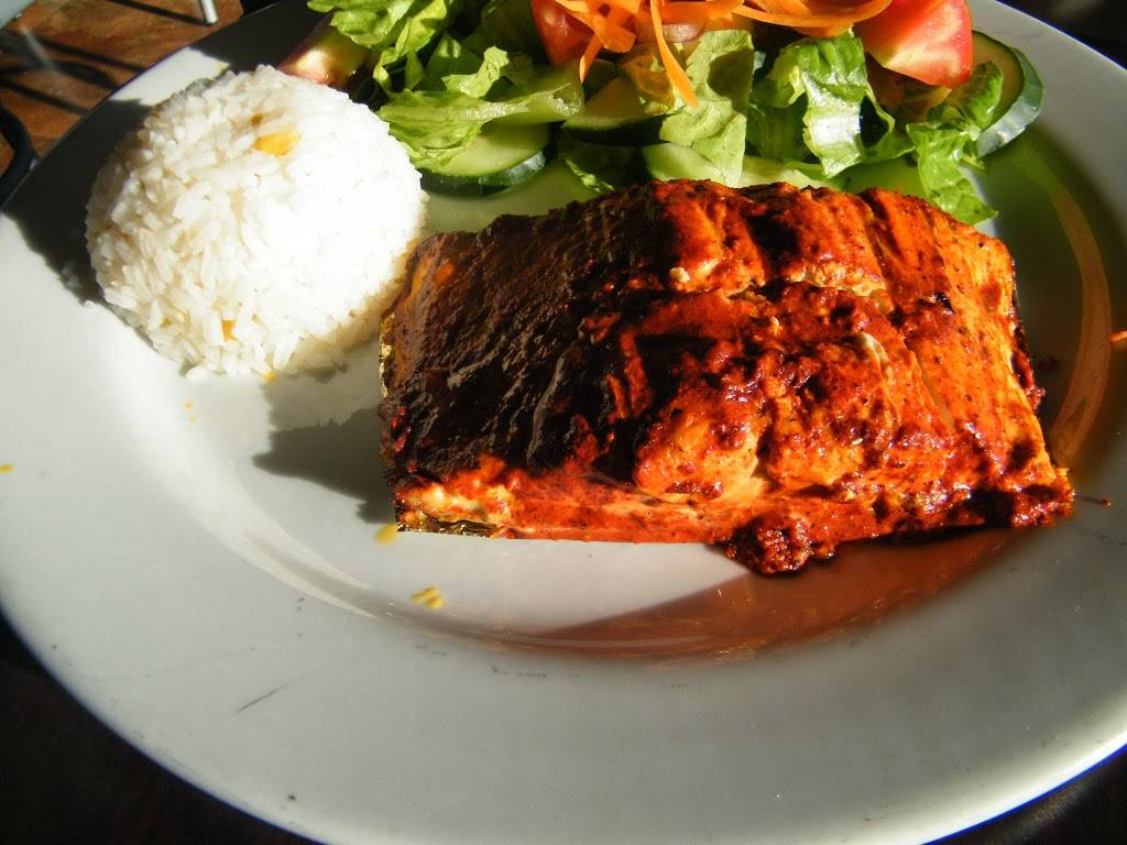 La Casa del Salmón Otay | restaurant | Bulevar Lázaro Cárdenas 2502-2, Maestros Universitarios, 22457 Tijuana, B.C., Mexico | 016646470783 OR +52 664 647 0783