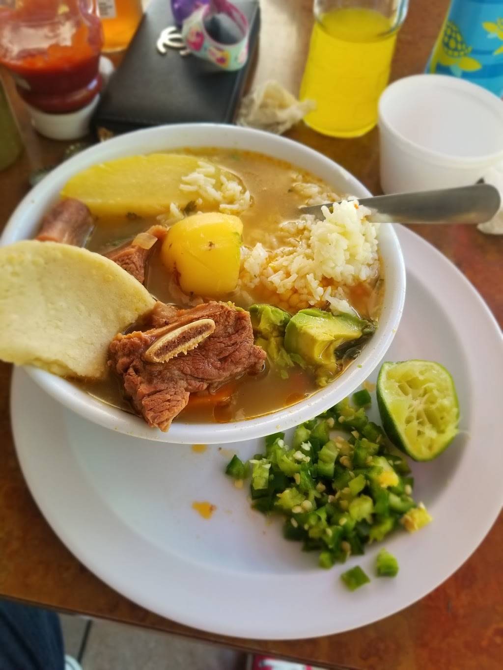 La Bendicion | restaurant | 1132 S J St, Lake Worth, FL 33460, USA | 5613588915 OR +1 561-358-8915