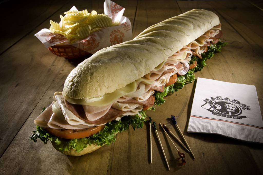 Macados | meal takeaway | 120 Church Ave SW, Roanoke, VA 24011, USA | 5403427231 OR +1 540-342-7231