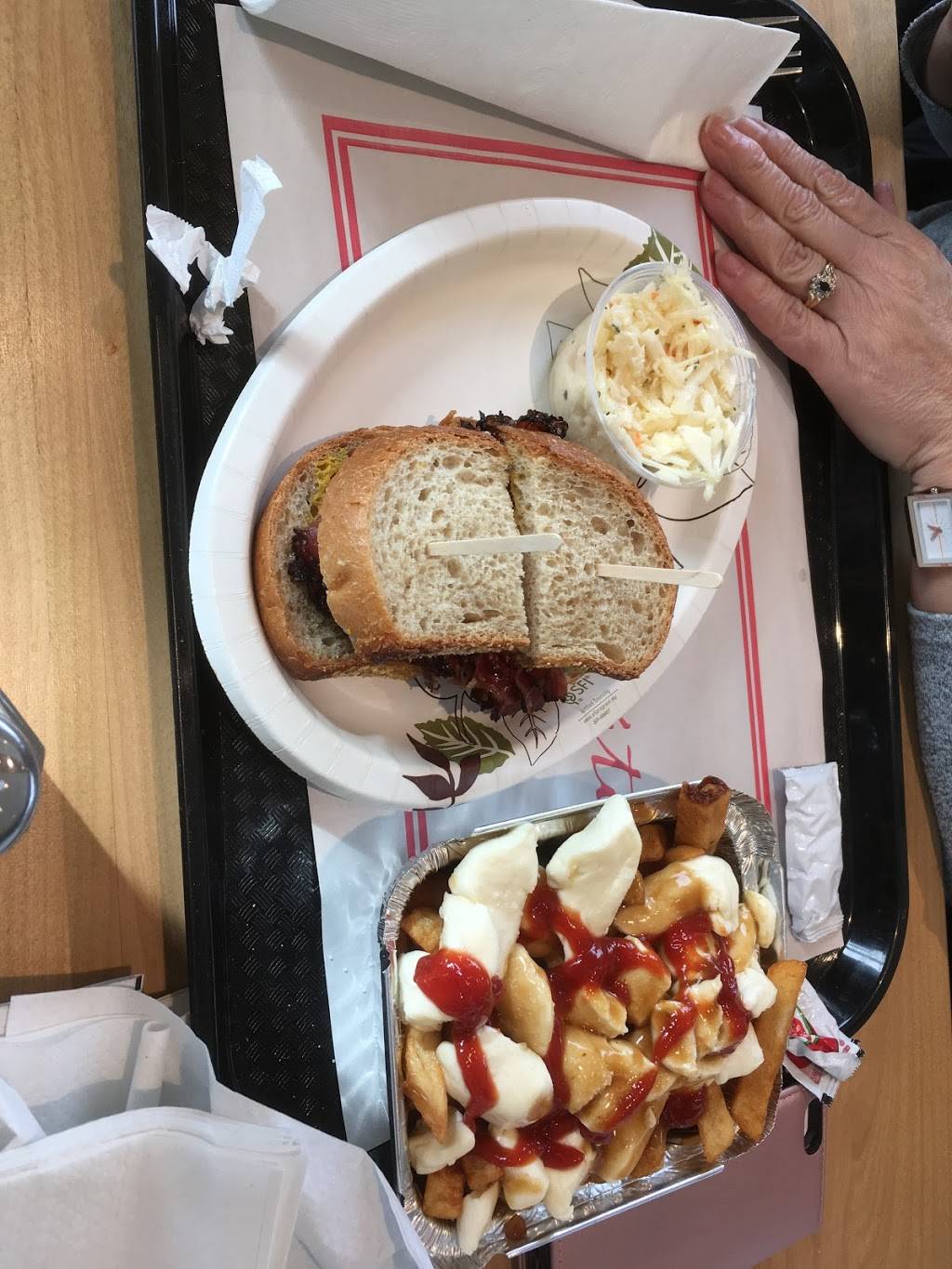 Fromagerie Victoria Trois-Rivières | restaurant | 4575 Boulevard des Récollets, Trois-Rivières, QC G9A 5V2, Canada | 8198412606 OR +1 819-841-2606