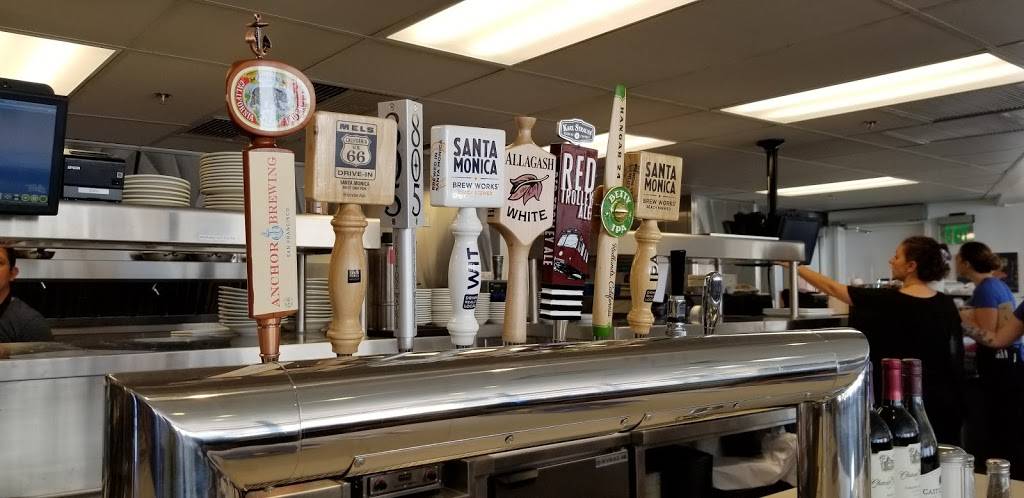 Mels Drive-in | restaurant | 1670 Lincoln Blvd, Santa Monica, CA 90404, USA | 3103920139 OR +1 310-392-0139