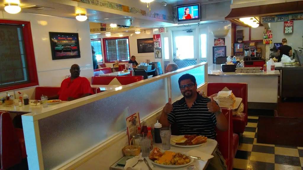 Jennys Diner | restaurant | 7750 Palm Ave #R, Highland, CA 92346, USA | 9098642480 OR +1 909-864-2480