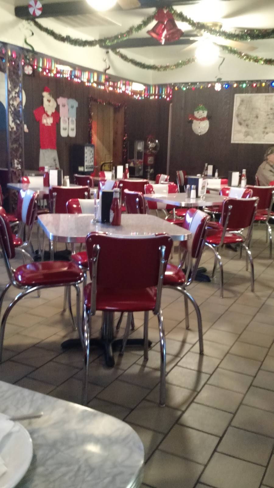 Igloo Diner | restaurant | 2819 4th St, Peru, IL 61354, USA | 8152230848 OR +1 815-223-0848