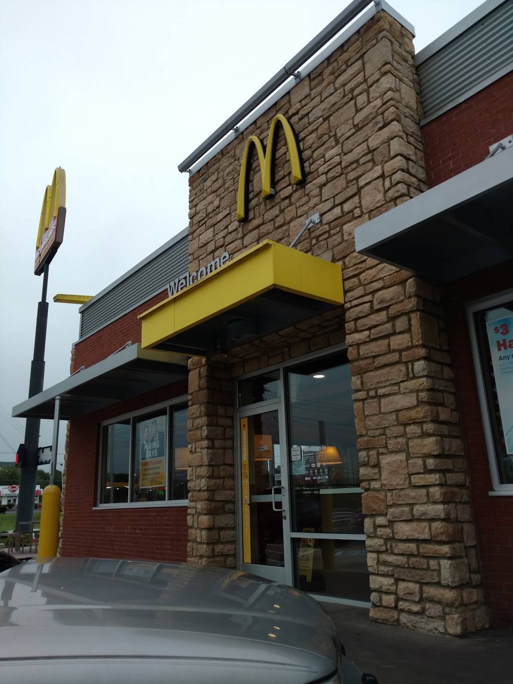 McDonalds | cafe | 2237 N Charles G Seivers Blvd, Clinton, TN 37716, USA | 8654639500 OR +1 865-463-9500